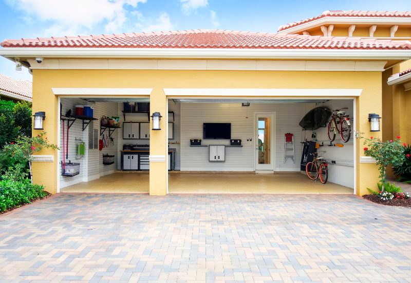 Smart Racks helped to store holiday decor in a garage in Orlando, FL